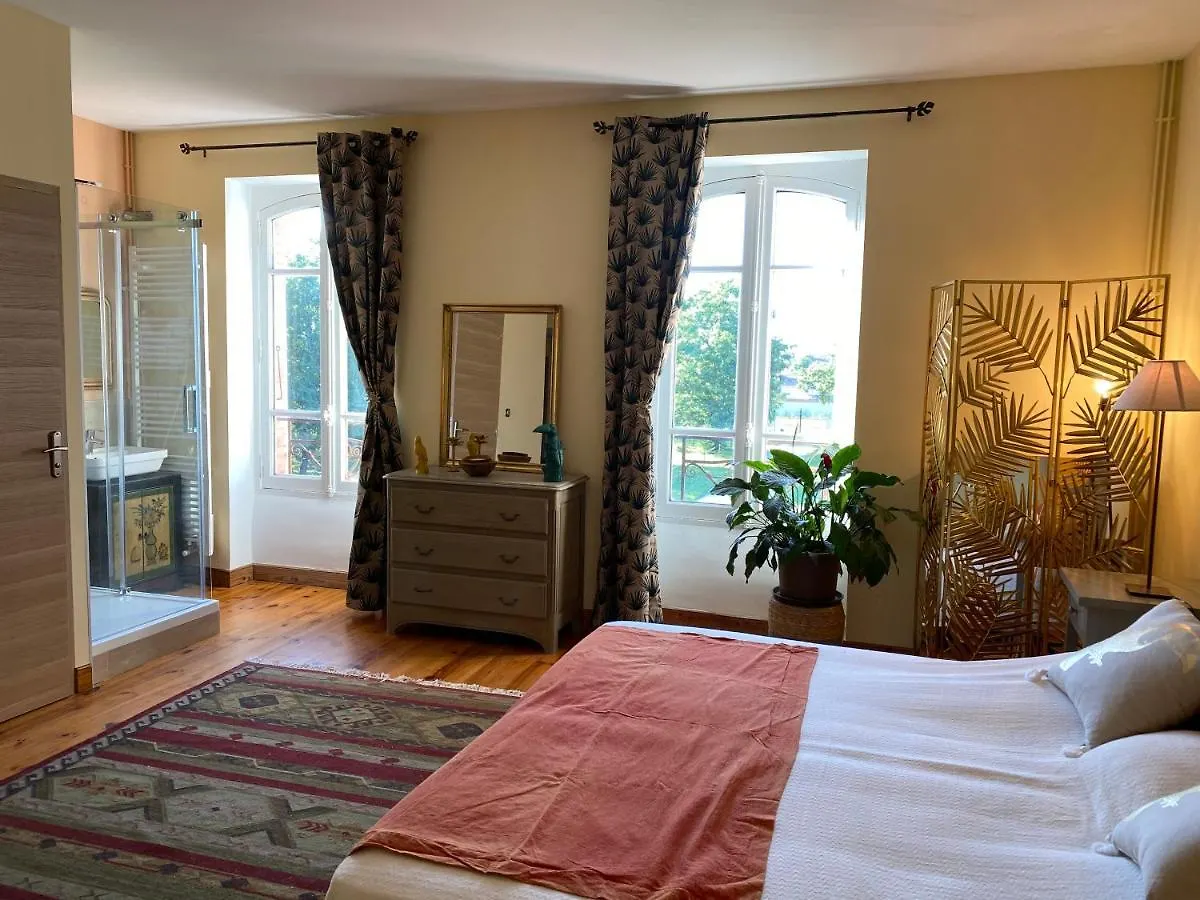 Couette-café Château du Capéran France