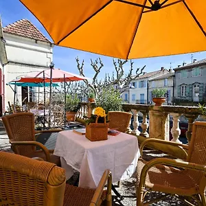 *** Hotel Des Artistes France